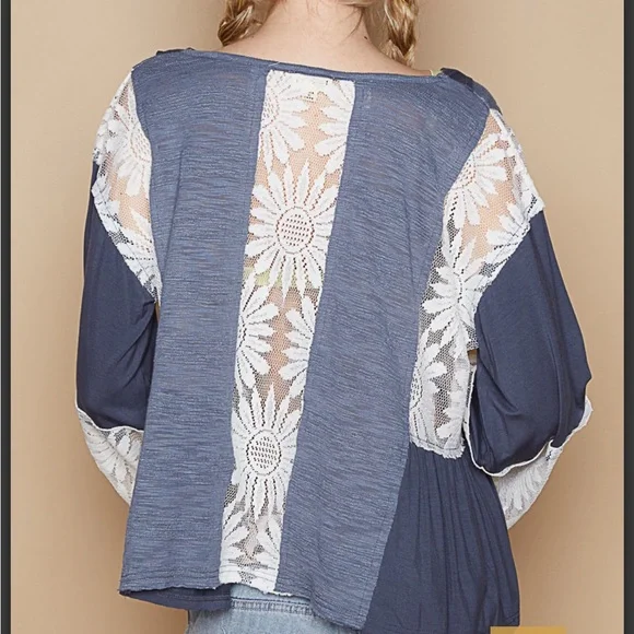 82. NWT POL V-neck Blue and White Lace Long Sleeve Blouse - Picture 2 of 8